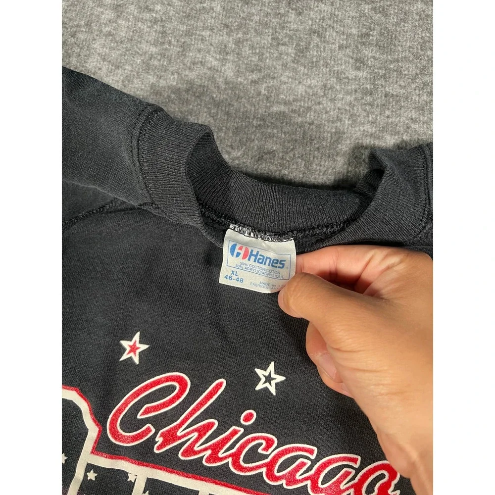 Vintage 90s Chicago Bulls Skyline Spellout Crewneck Sweater Black XL Hanes NBA